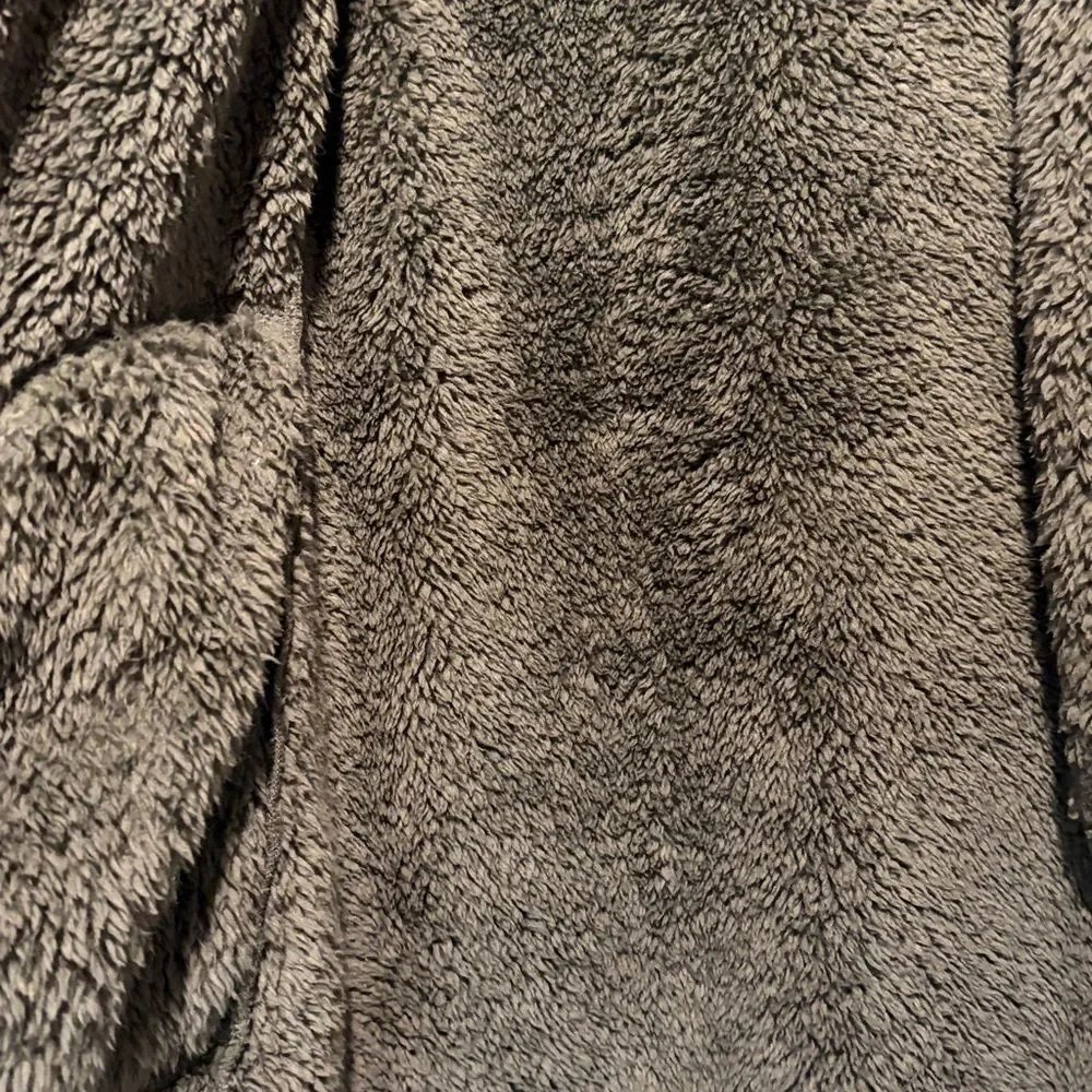 Serra- NWT Ladies Soft Cozy Lounge Wrap Waterfall Sherpa Pockets Green- Size S/M